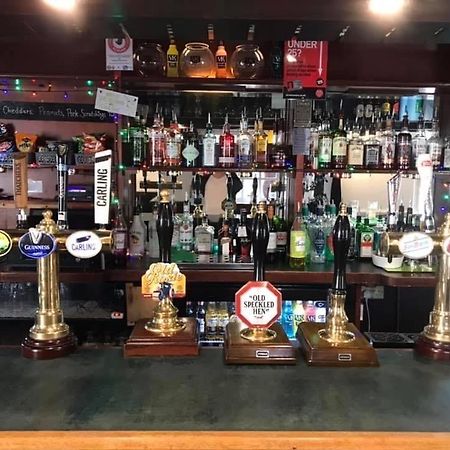 The Pall Tavern Hotel Yeovil Exterior photo